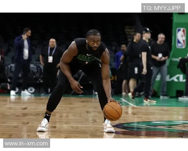 杰伦布朗状态起伏明显今日仅得14分8板4助上场却狂轰50分引发关注