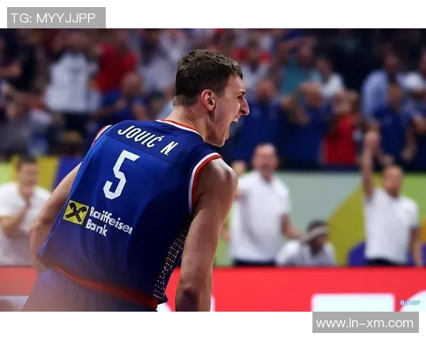 约维奇半场表现惊艳15分钟内斩获11分3板3助助球队领先 约维奇半场表现惊艳15分钟内斩获11分3板3助助球队领先